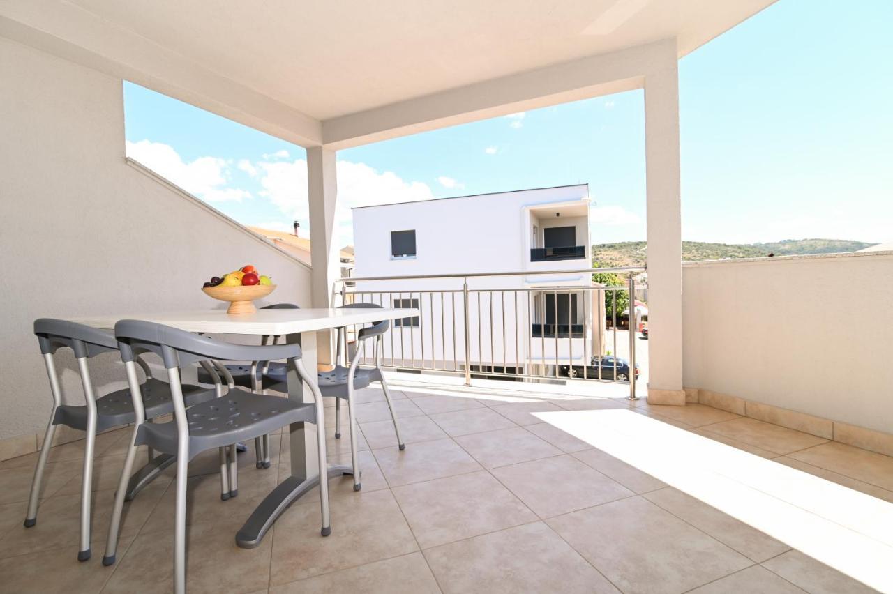 Apartmani Adria Трогир Екстериор снимка