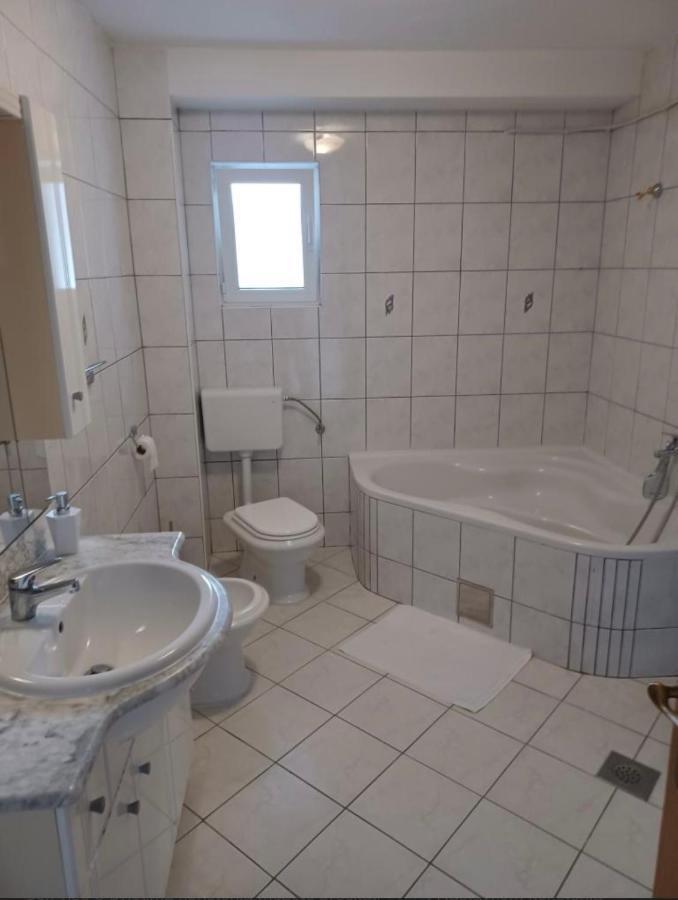 Apartmani Adria Трогир Екстериор снимка