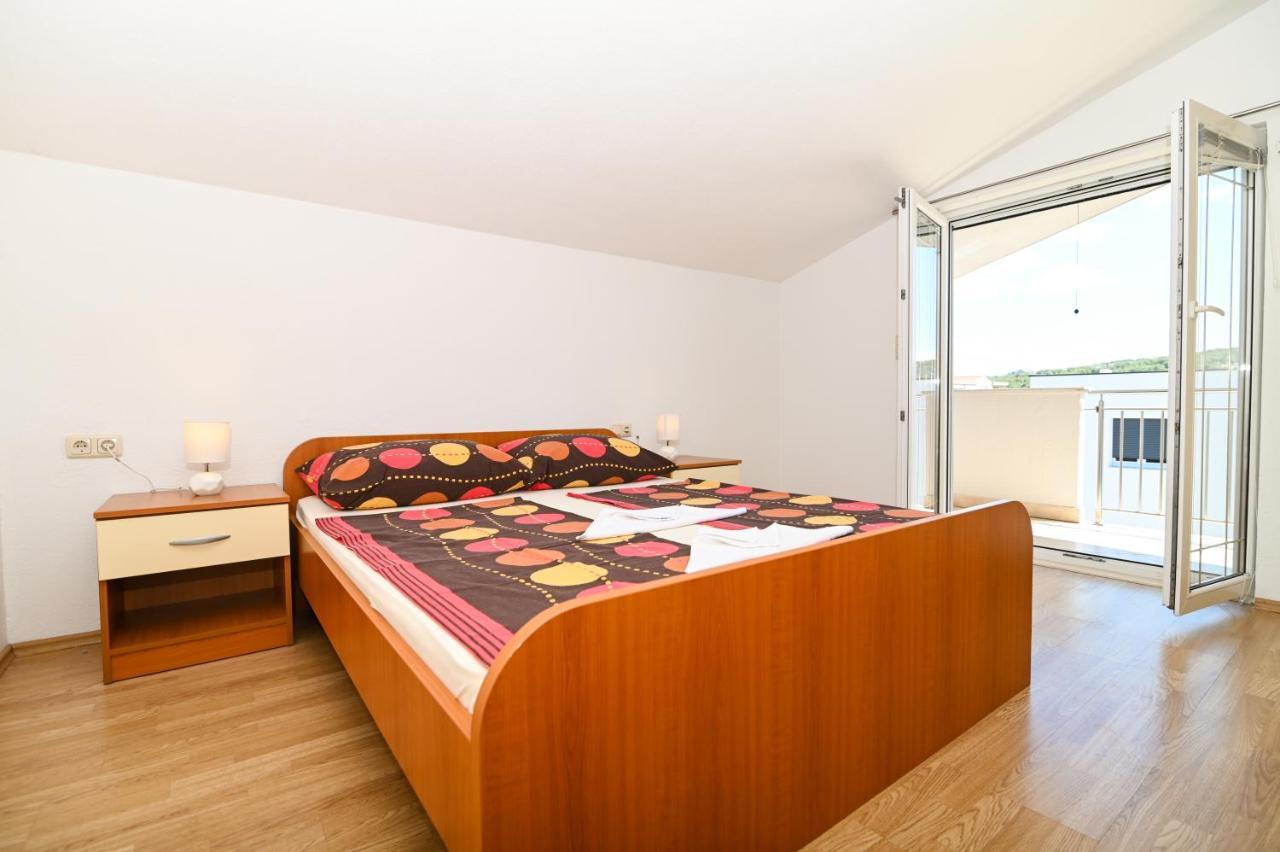 Apartmani Adria Трогир Екстериор снимка