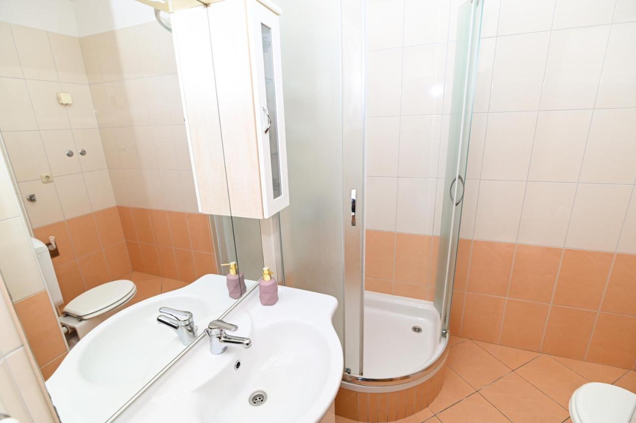 Apartmani Adria Трогир Екстериор снимка