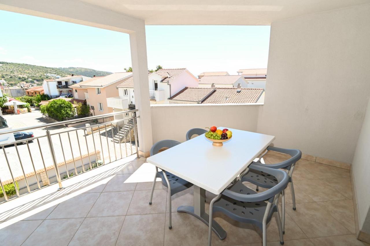 Apartmani Adria Трогир Екстериор снимка
