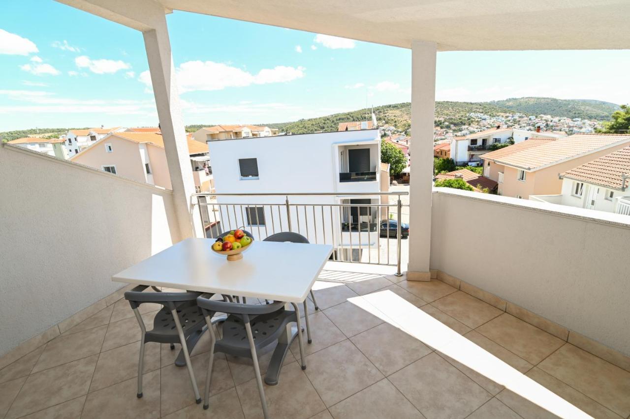 Apartmani Adria Трогир Екстериор снимка